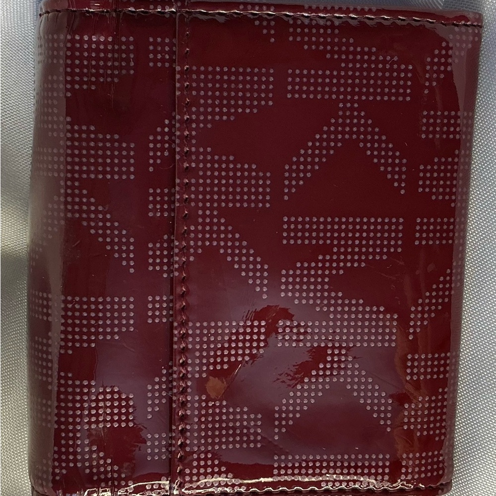 ★❤️ Michael Kors Red Patent MK Logo Envelope Wallet Clutch Wristlet - Picture 2 of 3
